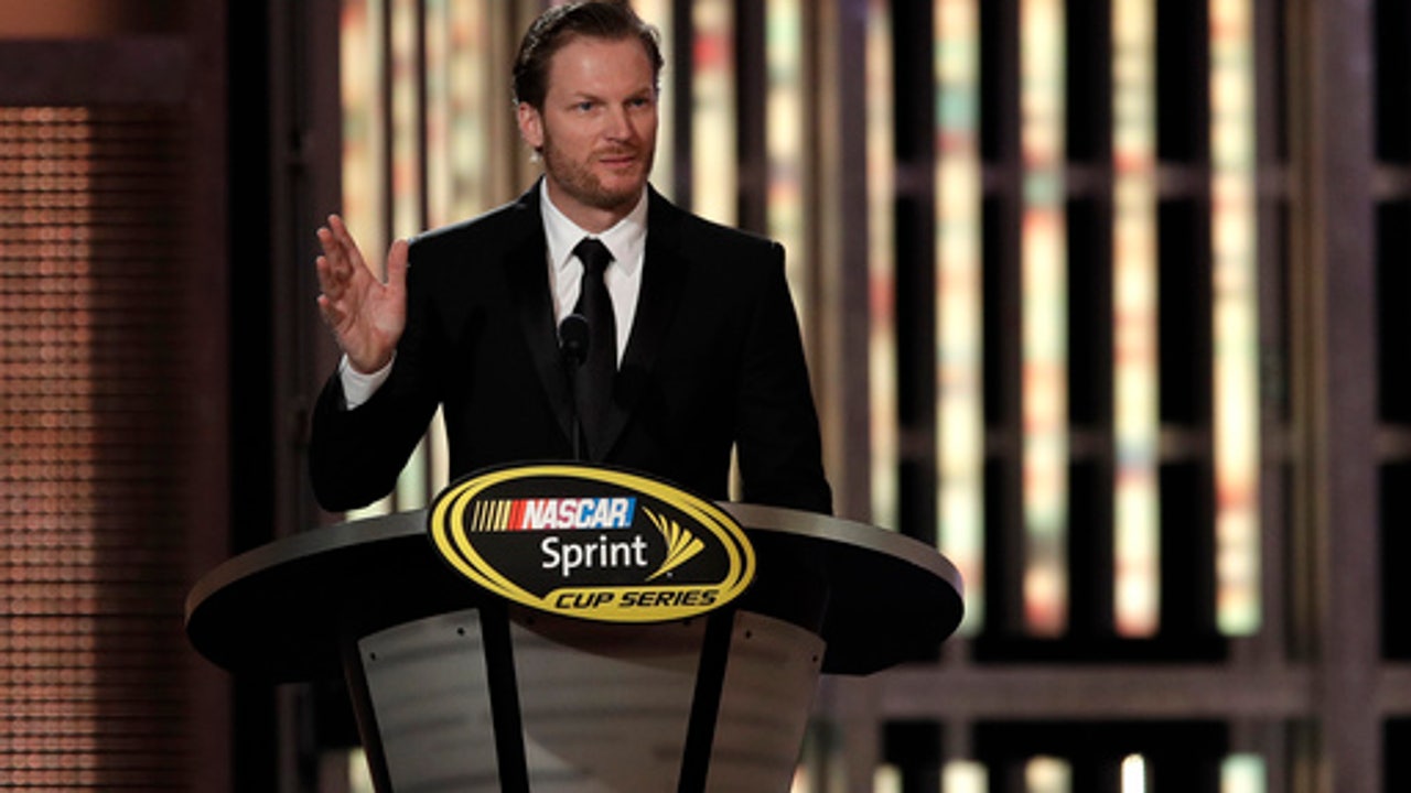 Johnson, Stewart, Earnhardt honored as NASCAR closes 2016